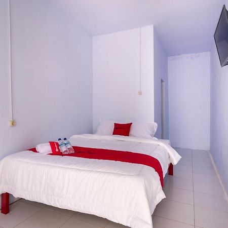 Reddoorz Syariah @ Bondowoso City Center Exterior foto